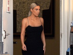 Kim Kardashian Pakai Underwear Vintage Rp 26 Juta Berusia 21 Tahun