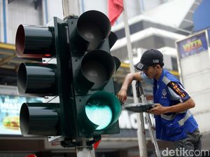 Tak Berhenti Saat Lampu Merah, Mungkinkah Buta Warna? Ini Kata Dokter Mata Tak Berhenti Saat Lampu Merah, Mungkinkah Buta Warna? Ini Kata Dokter Mata
