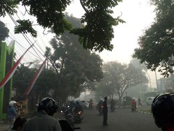 Kota Malang Dikepung Asap, Diduga dari TPA Supiturang Terbakar