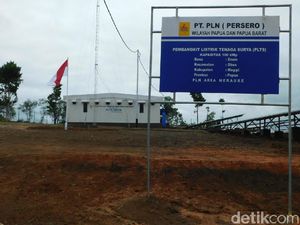 Ini Pembangkit Listrik Tenaga Surya yang Terangi Desa Enem Papua