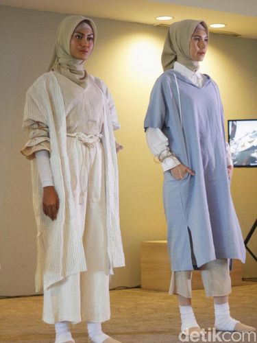 Busana rancangan Jae-Choi.