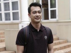 Sudah Dua Bulan Menikah, Eza Gionino Baru Gelar Resepsi