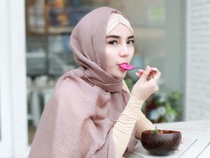Pola Makan Sehat Calon Istri Atta Halilintar hingga Aksesoris Bentuk Mie