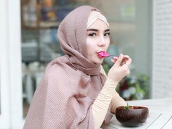 Pola Makan Sehat Calon Istri Atta Halilintar hingga Aksesoris Bentuk Mie