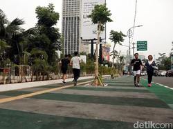 Puja-puji Warga untuk Wajah Anyar Trotoar GBK