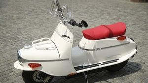 Canggihnya Skuter Jadul Cezeta Dimodifikasi menjadi Skuter Listrik