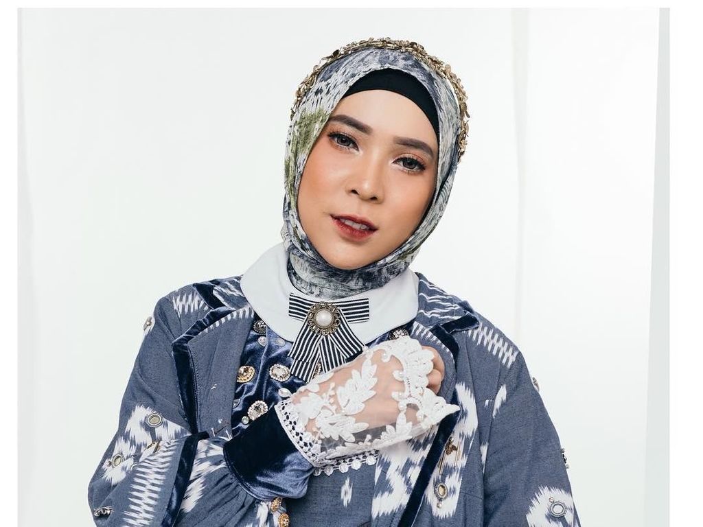 Fitri Tropica Ceritakan Awal Mula Ikut Kajian dan Berhijrah Fitri Tropica Ceritakan Awal Mula Ikut Kajian dan Berhijrah