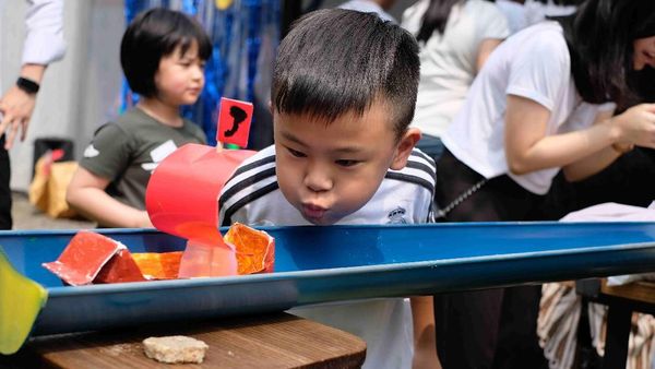 Keseruan Anak-anak Selesaikan Misi Menyelamatkan Putri Duyung