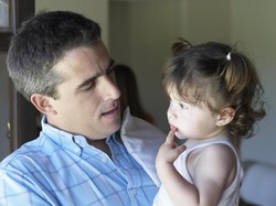 Bohongi Anak tentang Penyakit yang Dialaminya, Oke Nggak Sih?