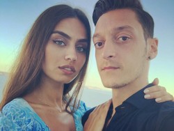 Lewat unggahan foto ini, Gulse memberikan dukungan Oezil terkait keputusan pensiun dari timnas Jerman. (Foto: dok.Instagram)