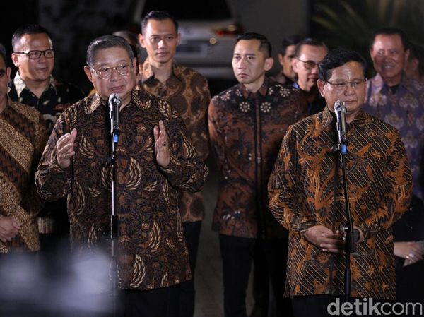 Antara Makna dan Estetika Motif Batik di Pertemuan SBY-Prabowo
