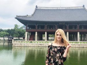 Foto: Model Cantik Rusia Mirip Barbie yang Suka Traveling