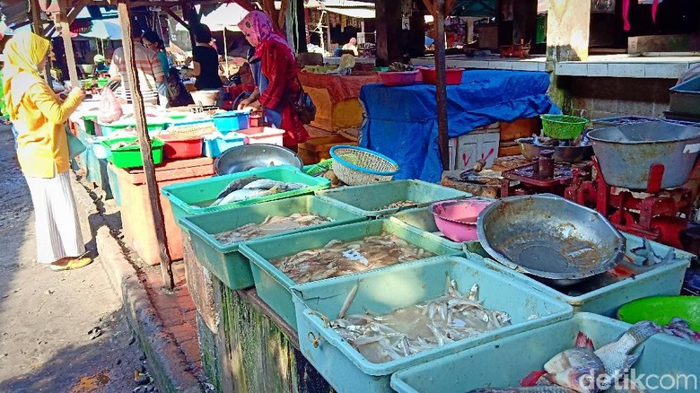 Pasokan Minim, Harga Ikan di Pasar Kediri Melambung