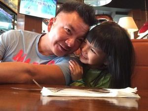 Kebahagiaan Jerry Aurum karena Kondisi Si Kecil Shakira Membaik Kebahagiaan Jerry Aurum karena Kondisi Si Kecil Shakira Membaik