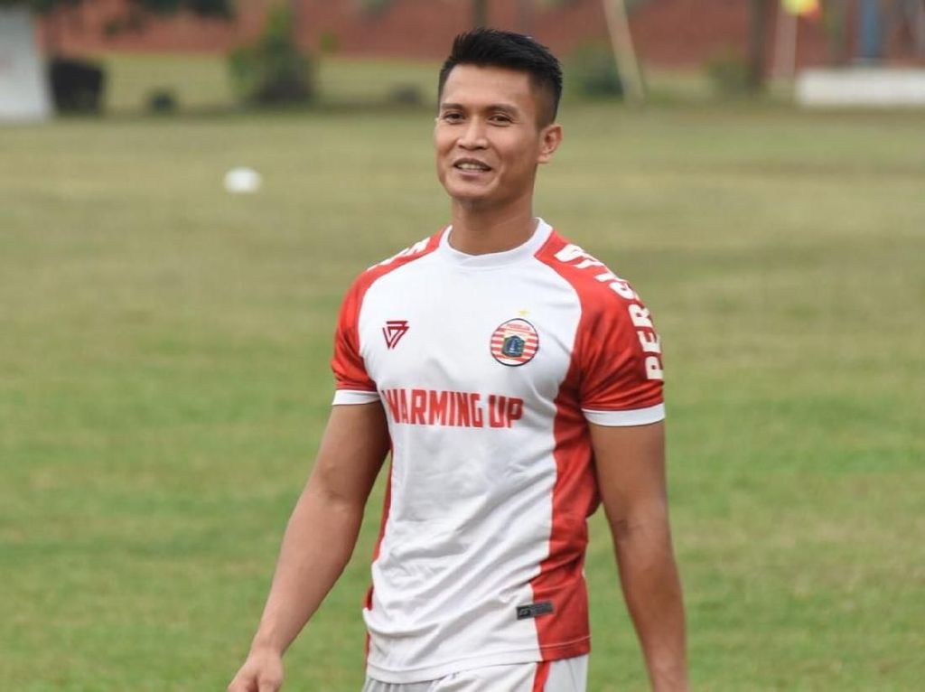 Libur Lebaran Bukan Berarti Absen Latihan Bagi Kiper Persija Jakarta Libur Lebaran Bukan Berarti Absen Latihan Bagi Kiper Persija Jakarta