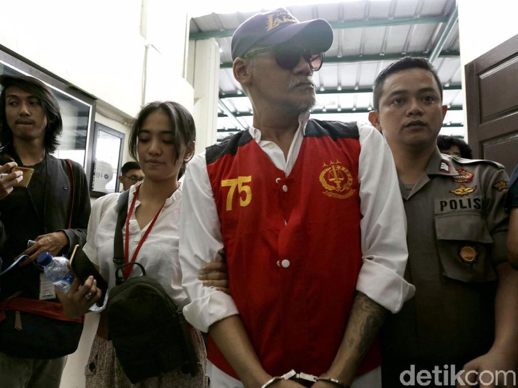 Divonis 9 Bulan, Tio Pakusadewo Kini Dipindah ke RSKO Divonis 9 Bulan, Tio Pakusadewo Kini Dipindah ke RSKO