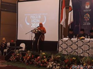 Jadi Gubernur Terpilih, Khofifah Hadiahkan Ini ke Gus Ipul-Puti Jadi Gubernur Terpilih, Khofifah Hadiahkan Ini ke Gus Ipul-Puti