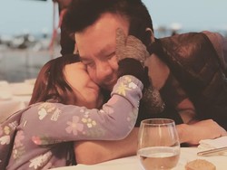 Jalani Kemoterapi di Singapura, Kondisi Anak Denada Membaik