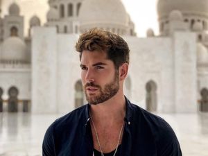 Travelingnya Nick Bateman, Seleb Tampan yang Bikin Cewek Meleleh