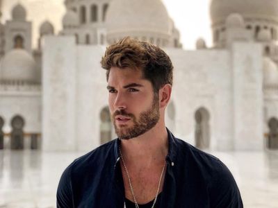 Travelingnya Nick Bateman, Seleb Tampan yang Bikin Cewek Meleleh