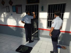 Di Lapas Banyuwangi Dijamin Tak Ada Jual Beli Kamar dan Fasilitas Di Lapas Banyuwangi Dijamin Tak Ada Jual Beli Kamar dan Fasilitas