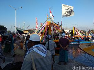 5 Tradisi Selama Musim Haji di Indonesia, Apa yang Ada di Daerahmu? 5 Tradisi Selama Musim Haji di Indonesia, Apa yang Ada di Daerahmu?