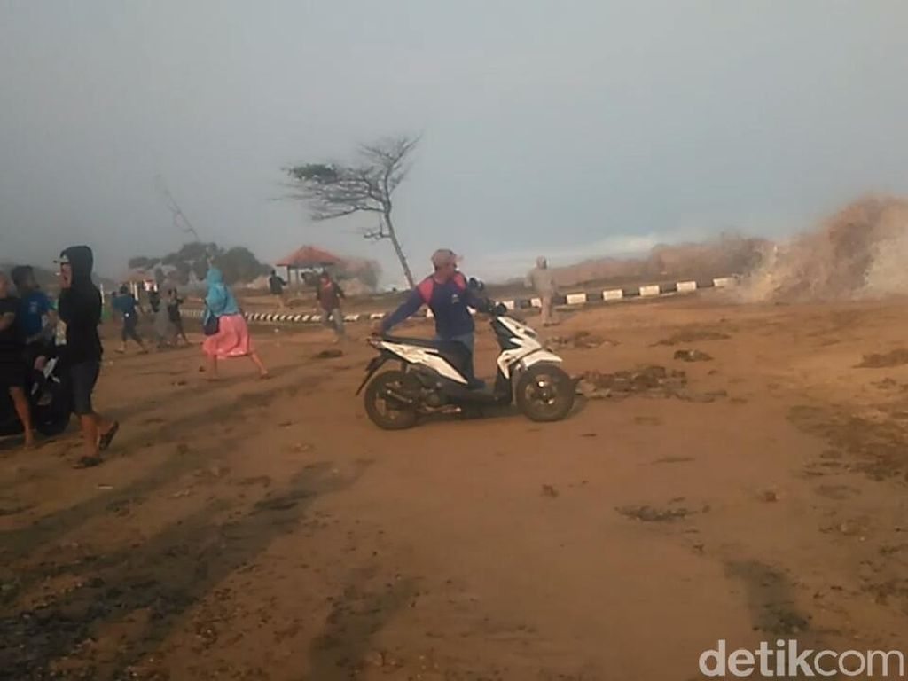 Gelombang Pasang, Warga Garut Tepi Pantai Jangan Huni Rumah Gelombang Pasang, Warga Garut Tepi Pantai Jangan Huni Rumah