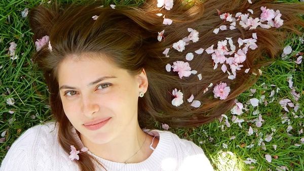 Foto: Ini Dulce Maria yang Sekarang Sudah Besar dan Suka Yoga