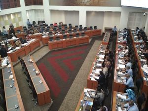 Sri Mulyani Lapor Kinerja APBN Semester I-2018 ke DPR Sri Mulyani Lapor Kinerja APBN Semester I-2018 ke DPR