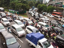 Skutik Ini Nyaman Bawa Pengendara Lewati Kemacetan Ibu Kota