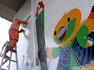 Mural Asian Games Nampang di Kolong Flyover Cengkareng