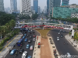 Ada Perobohan JPO Bundaran HI, Rute TransJ Blok M-Kota Dialihkan