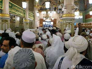 Setengah Jemaah Indonesia ke Mekah, Tapi Raudhah Tak Surut Jemaah
