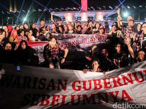 Pendukung Ahok Ramaikan Peresmian Lapangan Banteng