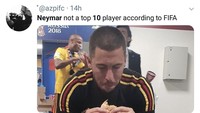 Tuh Neymar sampai ditertawakan Eden Hazard, yang masuk dalam daftar pemain terbaik FIFA. (Foto: Twitter @azpifc)
