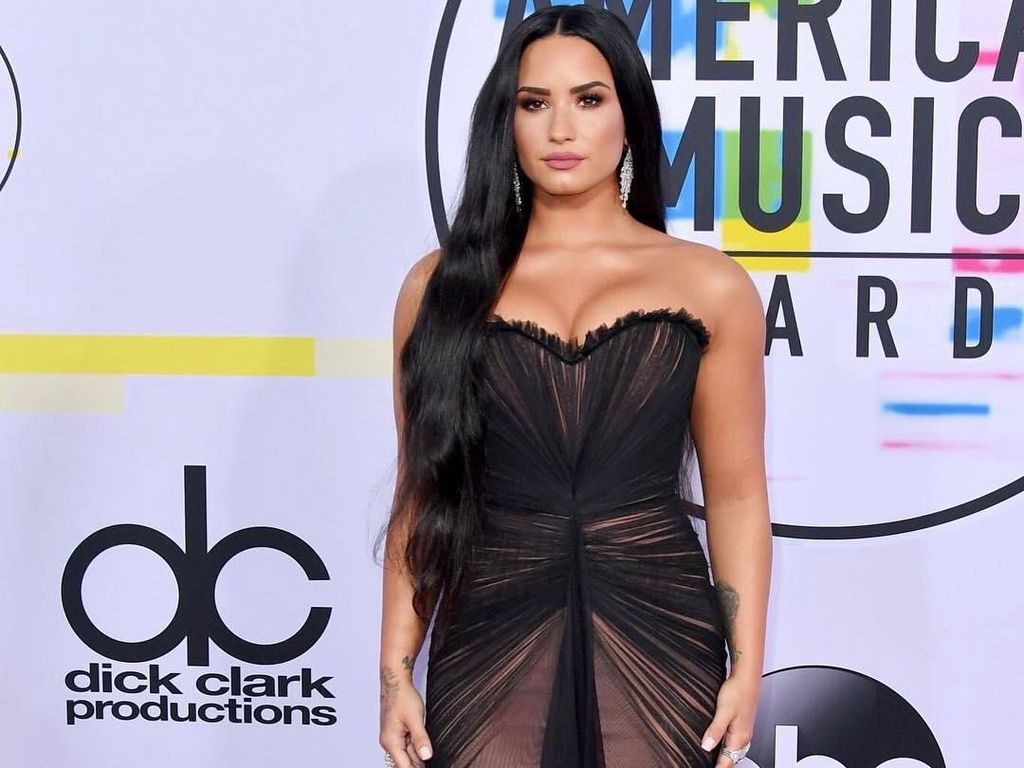Demi Lovato, dari Bintang Disney hingga Kecanduan Narkoba Demi Lovato, dari Bintang Disney hingga Kecanduan Narkoba