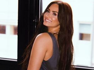 Demi Lovato Rayakan 6 Bulan Bebas dari Rehabilitasi karena Overdosis Demi Lovato Rayakan 6 Bulan Bebas dari Rehabilitasi karena Overdosis