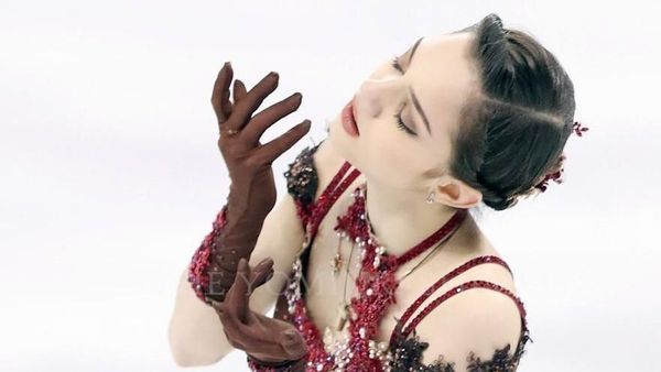 Cantiknya Evgenia Medvedev, Atlet Ice Skating Juara Olimpiade 2018