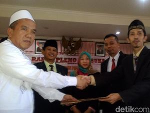 Petahana Ditetapkan KPU Pasuruan Sebagai Bupati Terpilih Petahana Ditetapkan KPU Pasuruan Sebagai Bupati Terpilih