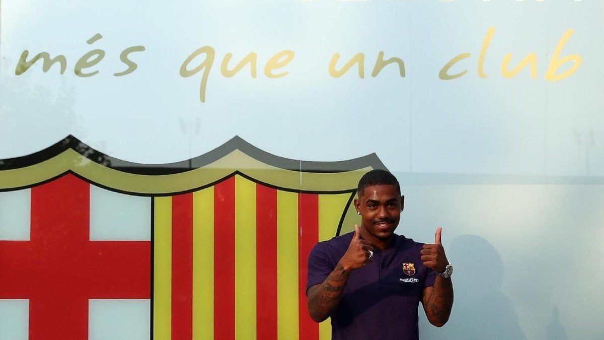Malcom resmi berseragam Barcelona. Gaya mainnya dinilai mirip Lionel Messi. (Foto: Albert Gea/Reuters)