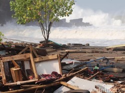 BMKG : Gelombang Tinggi Laut Selatan Jabar Mencapai 6 Meter