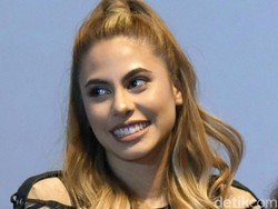 Blak-blakan Valerie Thomas soal Friends with Benefit