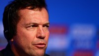 Sosok-sosok lain dari panelis berisikan 13 nama ini berasal dari negara-negara berbeda. Yang pertama adalah legenda sepakbola Jerman Lothar Matthaeus, yang pernah main di lima Piala Dunia. (Foto: Clive Mason/Getty Images)