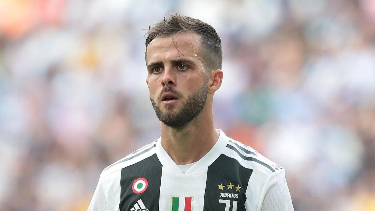 Pemain Juventus, Miralem Pjanic. (Foto: Emilio Andreoli/Getty Images)