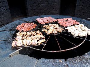 Mau Cicipi Hidangan yang Dimasak dengan Panas Bumi? Mampirlah ke Sini!