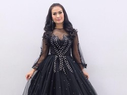 Putri Iis Dahlia Biasa Pakai Sampo Senilai Rp 1 Juta