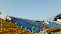 Untuk diketahui, sebanyak 737 kursi di Stadion Gelora Sriwijaya dirusak oleh suporter saat Sriwijaya FC menjamu Arema FC di Liga 1 2018, Sabtu (21/7).  