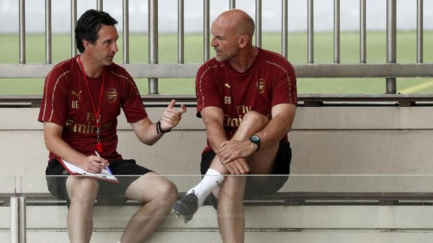 Unai Emery diharapkan bisa beradaptasi dengan cepat di Liga Inggris.
