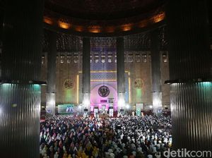 Melihat Suasana Pengajian Akbar DMI di Masjid Istiqlal