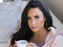 Demi Lovato Pamer Wajah Tanpa Makeup, Netizen: Cantik Banget!